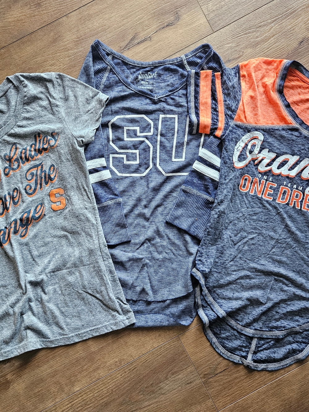 3 Syracuse Juniors sz XS tops